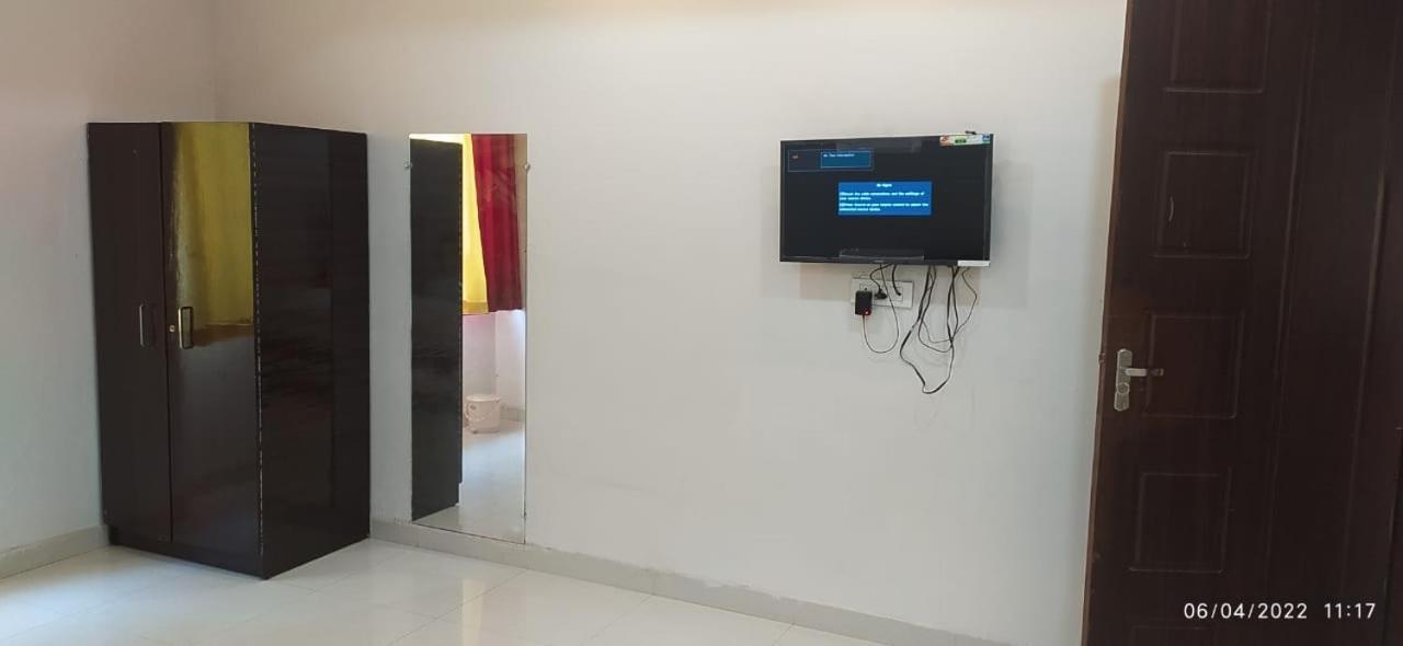 Bhagwan Hotel Gonda Экстерьер фото
