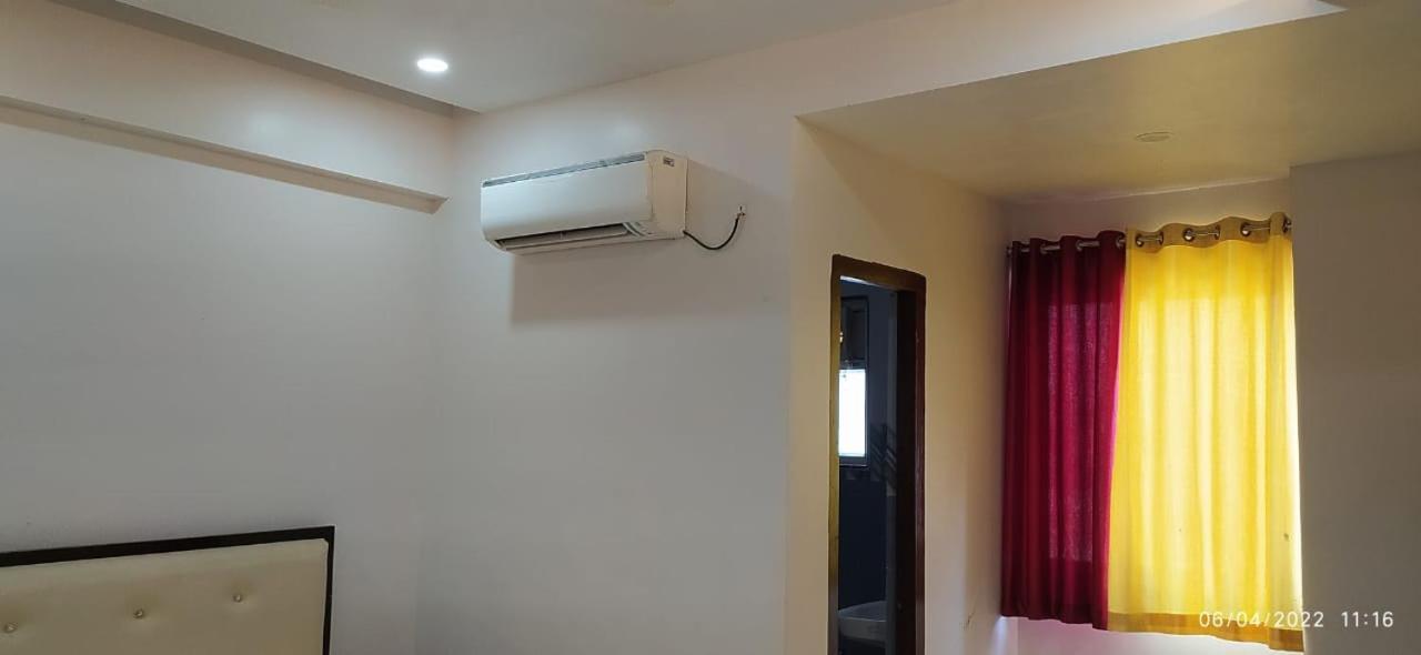 Bhagwan Hotel Gonda Экстерьер фото